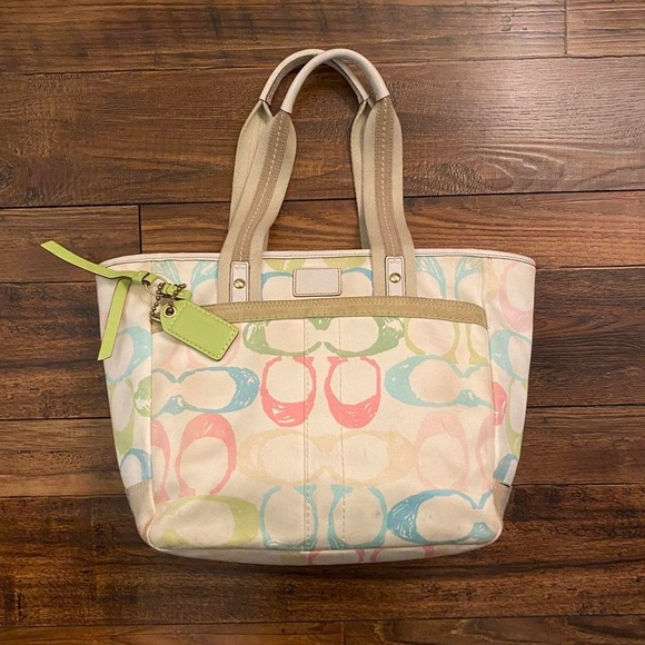 Coach Handbags - Vintage Coach Hampton Watercolor Scribble Bag